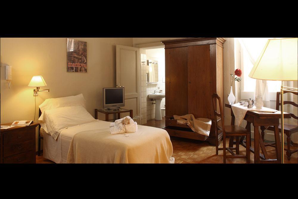 مانتوفا Residence In Centro المظهر الخارجي الصورة